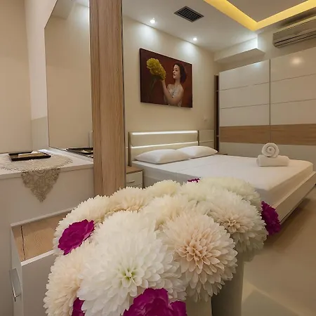 Jacuzzi Escape * تيرانا