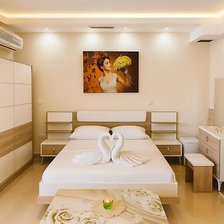 Apartment Jacuzzi Escape *